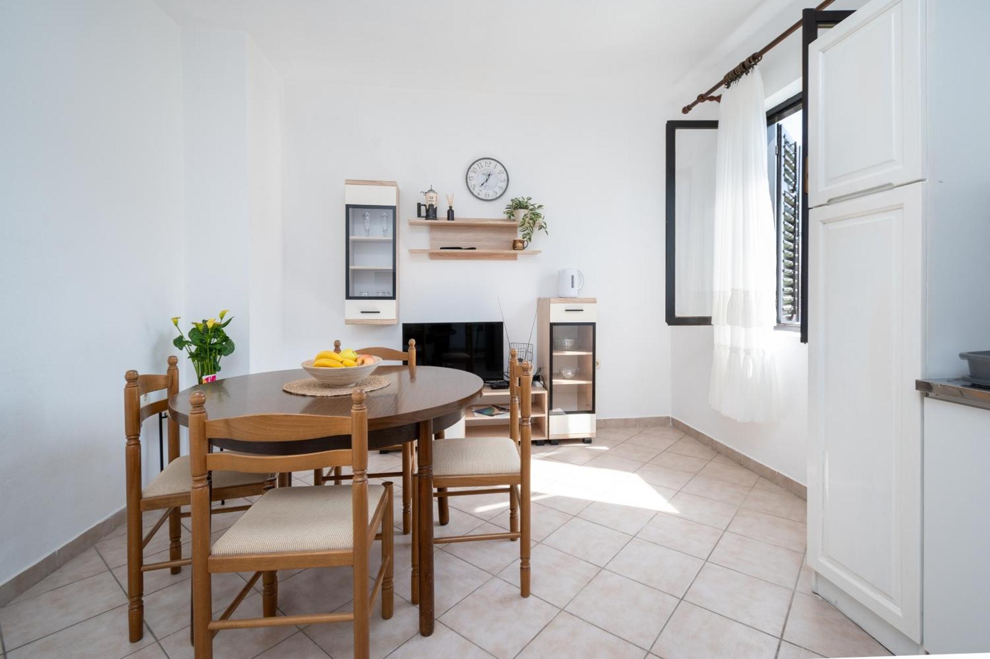 Apartments With A Parking Space Pag - 15765 파그 외부 사진