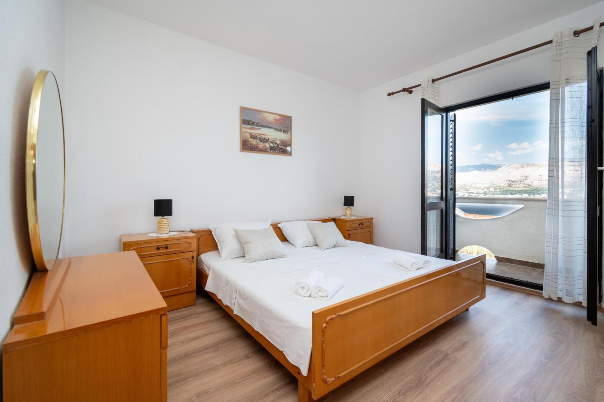 Apartments With A Parking Space Pag - 15765 파그 외부 사진
